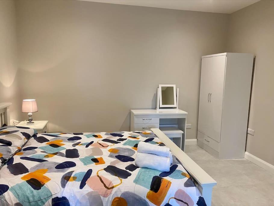 Erne Getaway No.8 Brand New 1 Bed Apartment Ενισκίλεν Εξωτερικό φωτογραφία