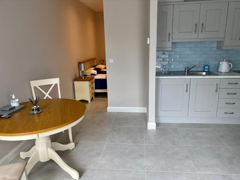 Erne Getaway No.8 Brand New 1 Bed Apartment Ενισκίλεν Εξωτερικό φωτογραφία