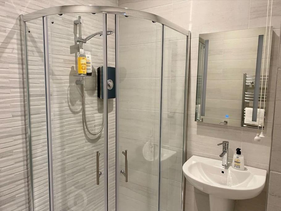 Erne Getaway No.8 Brand New 1 Bed Apartment Ενισκίλεν Εξωτερικό φωτογραφία